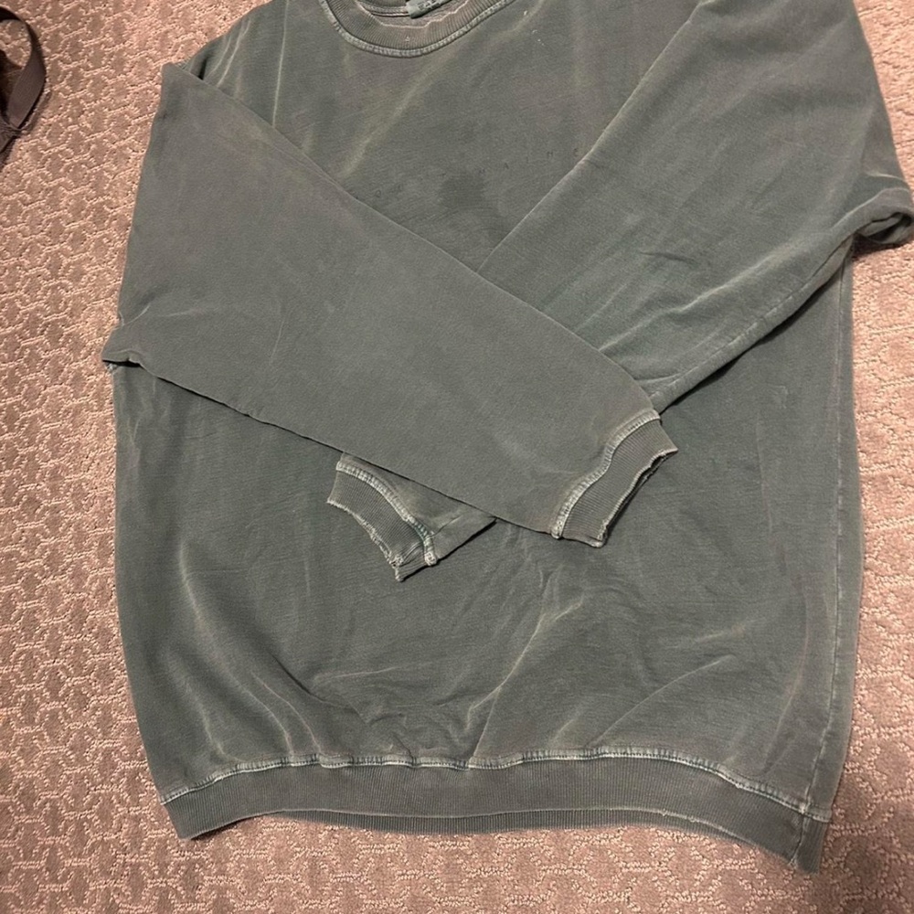 Green Sweater - Picture 2 of 3